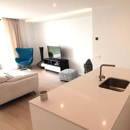 Deluxe Vistas Al Mar Con Terraza Apartment *